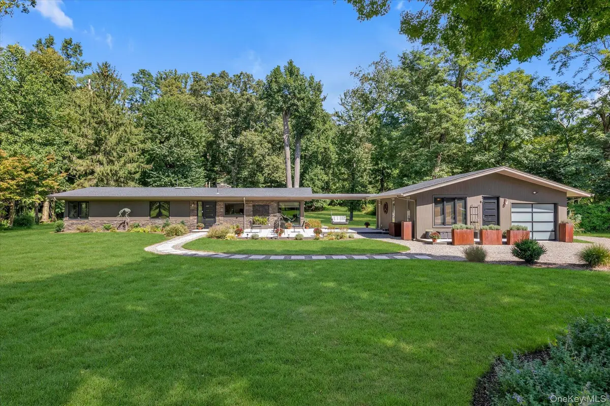 8 Meadow Lane, Lloyd Harbor, NY 11743 - #1