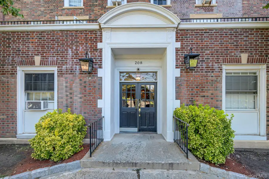 208 Centre Avenue #2A, New Rochelle, NY 10805 - #3