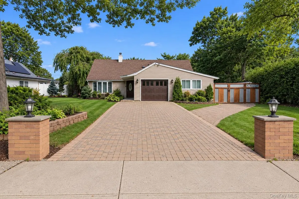39 Split Cedar Drive, Islandia, NY 11749 - #1