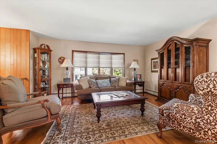 196 Von Huenfeld Street, Massapequa Park, NY 11762 - #3