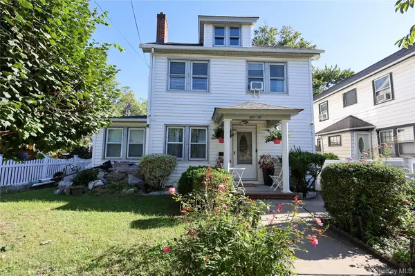 20020 104th Avenue, Saint Albans, NY 11412