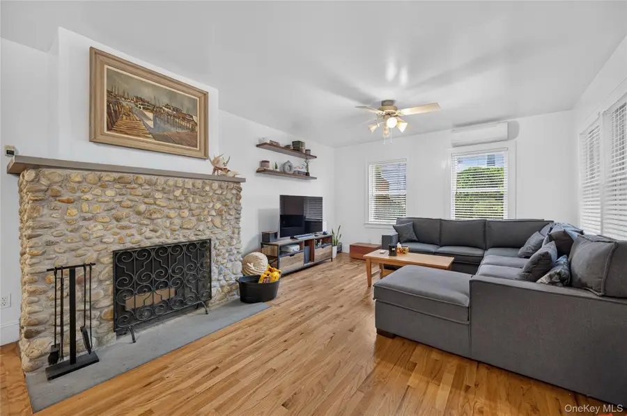432 W Main Street, Huntington, NY 11743 - #3