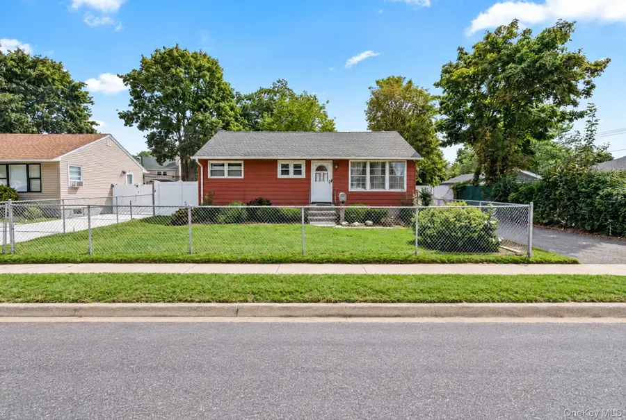 5 Prospect Street W, Amityville, NY 11701 - #2