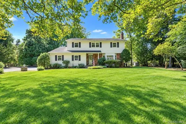 284 Marlin Street, Dix Hills, NY 11746
