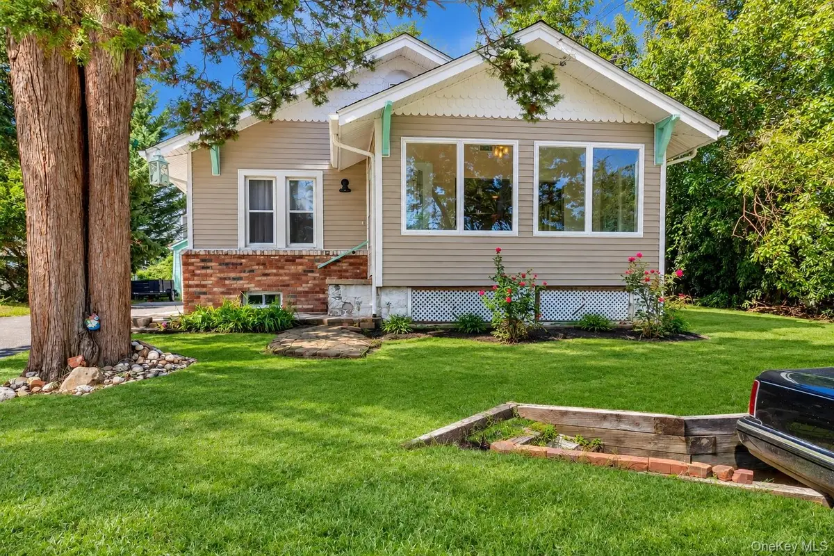 3 School Street, Lake Ronkonkoma, NY 11779 - #1