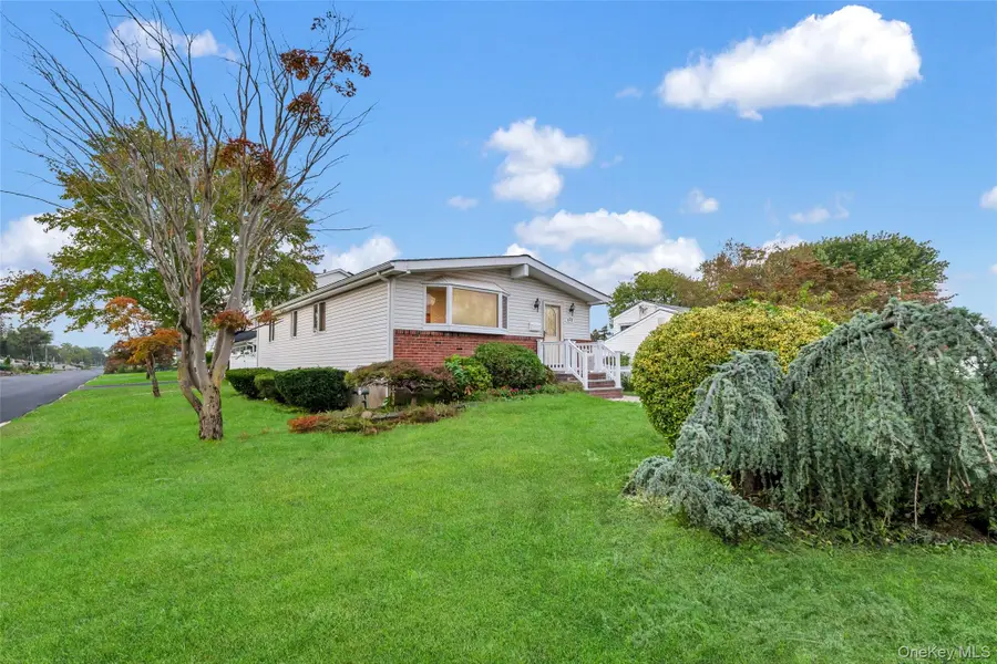 423 Westview Avenue, Deer Park, NY 11729 - #3