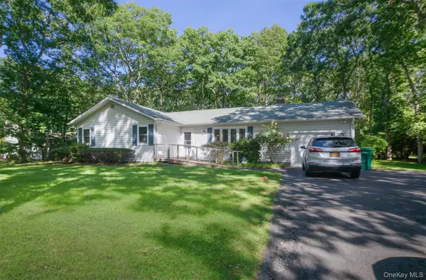 42 Squires Avenue, East Quogue, NY 11942
