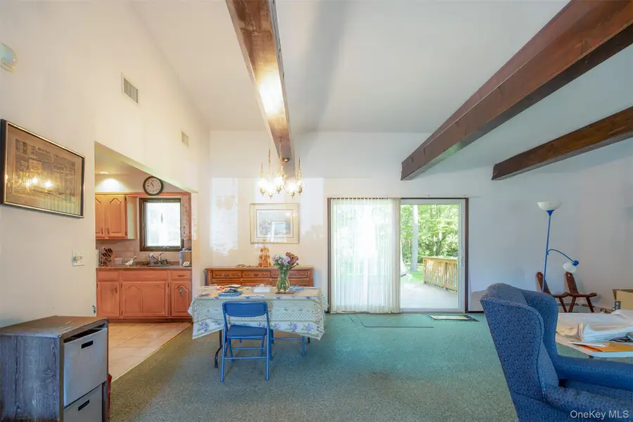 42 Squires Avenue, East Quogue, NY 11942 - #3