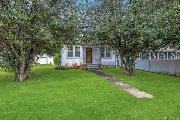 7 Eastover Road, Sayville, NY 11782