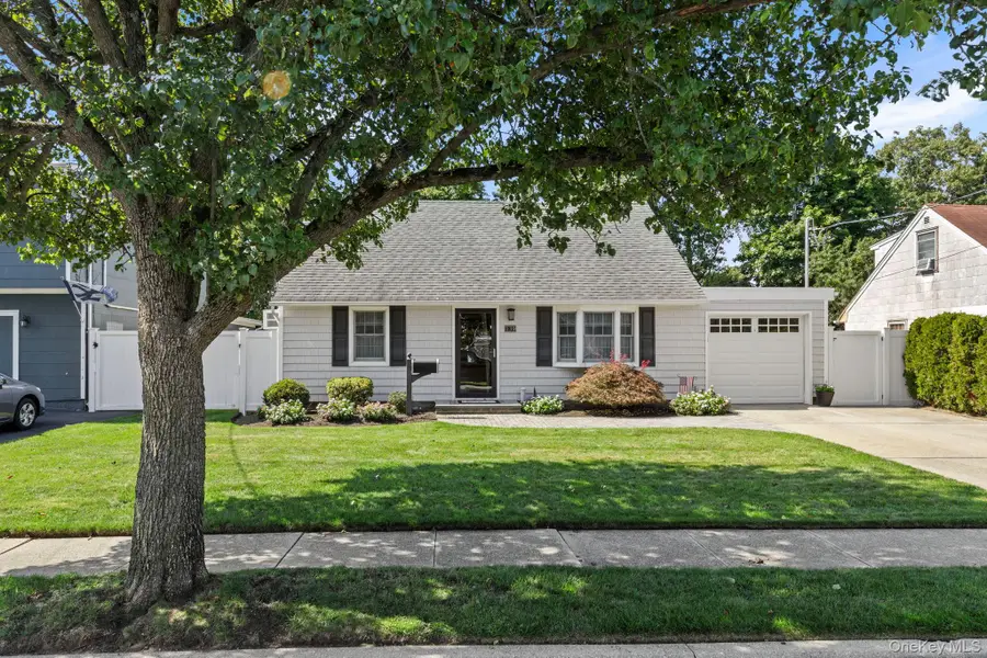 139 Arlyn Drive W, Massapequa, NY 11758 - #2