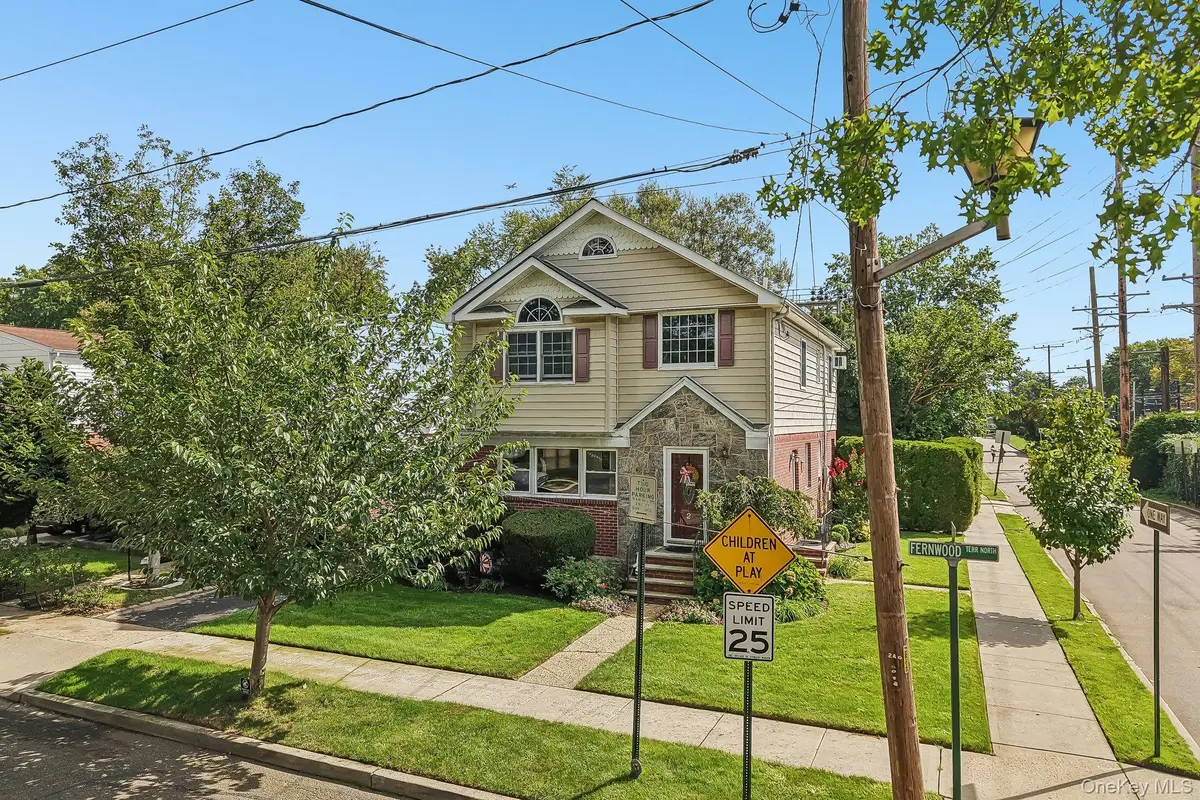 2 Fernwood Terrace N, Garden City, NY 11530 - #1
