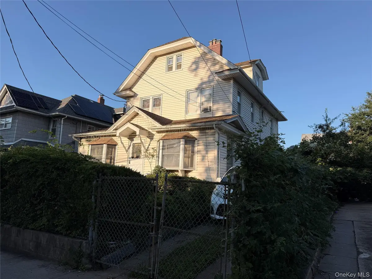 8561 149th Street, Briarwood, NY 11435 - #1