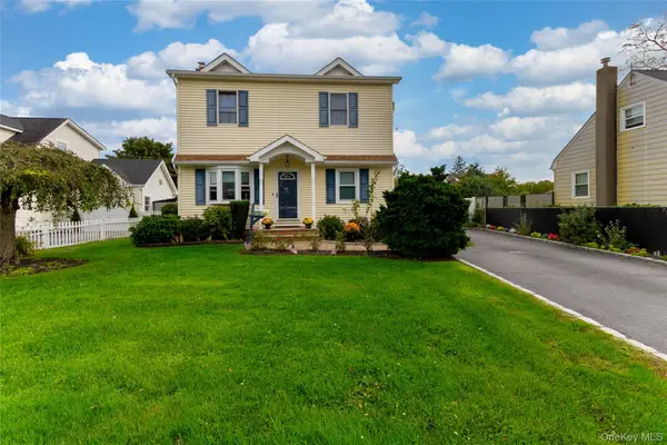 50 Peters Lane, North Babylon, NY 11703