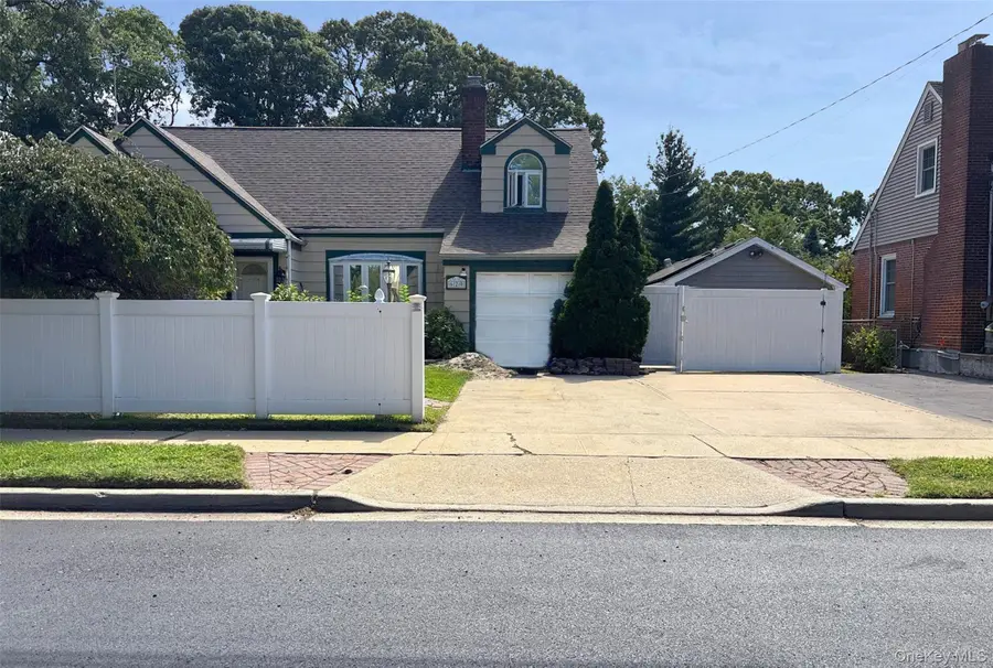 620 Grant Avenue, Baldwin, NY 11510 - #2