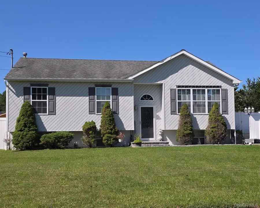 906 Bayview Avenue, Bellport, NY 11713 - #2