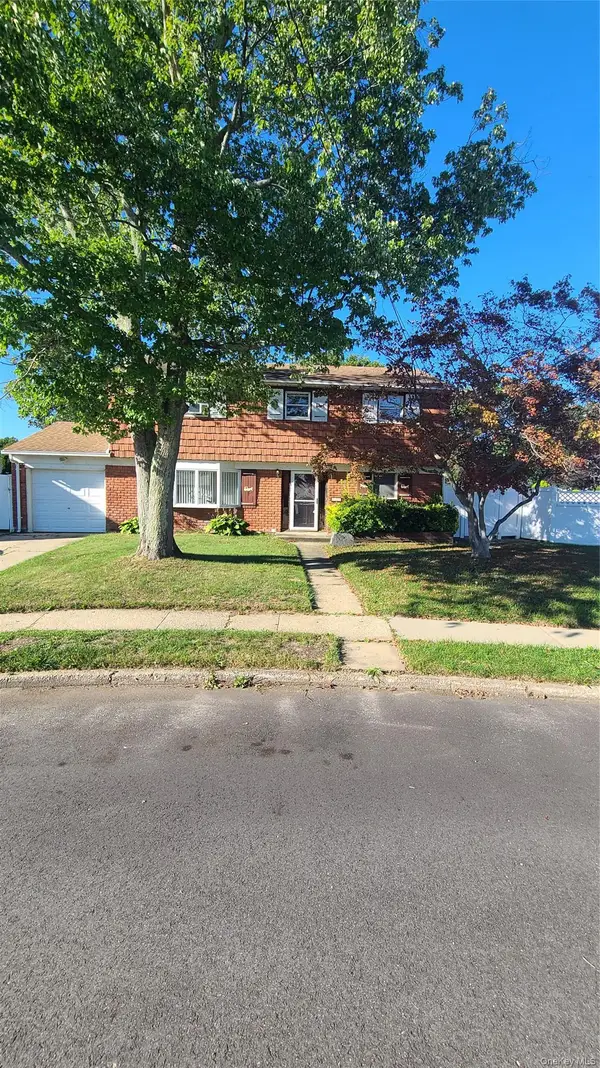 623 Nimrod Court, North Babylon, NY 11703