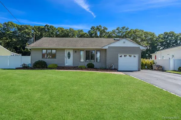 21 Seusing Boulevard, Ronkonkoma, NY 11779