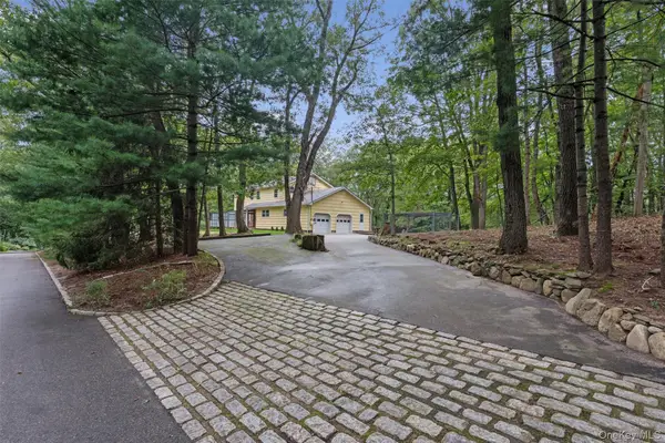 614 Twin Hills Court, Northport, NY 11768