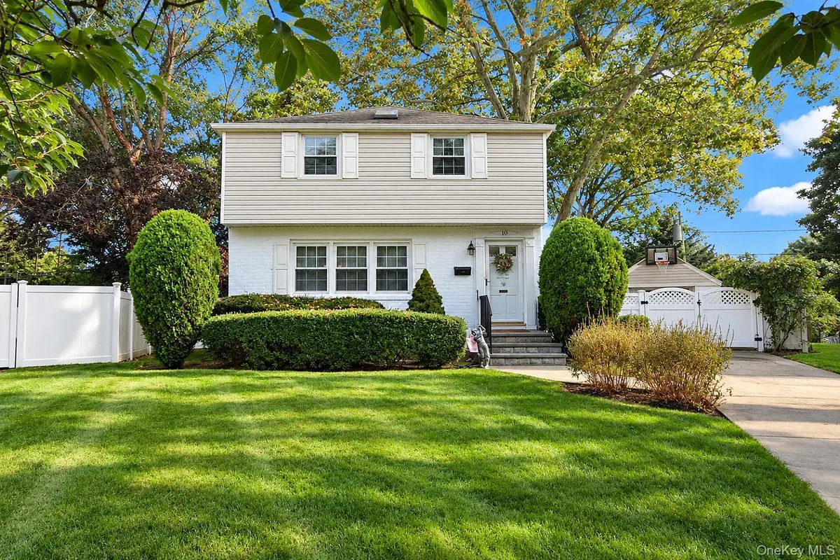 10 Alton Court, Merrick, NY 11566 - #1