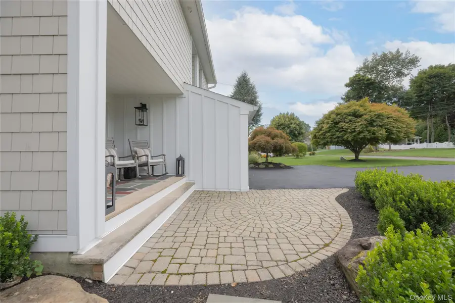 16 Lark Street, Pearl River, NY 10965 - #2