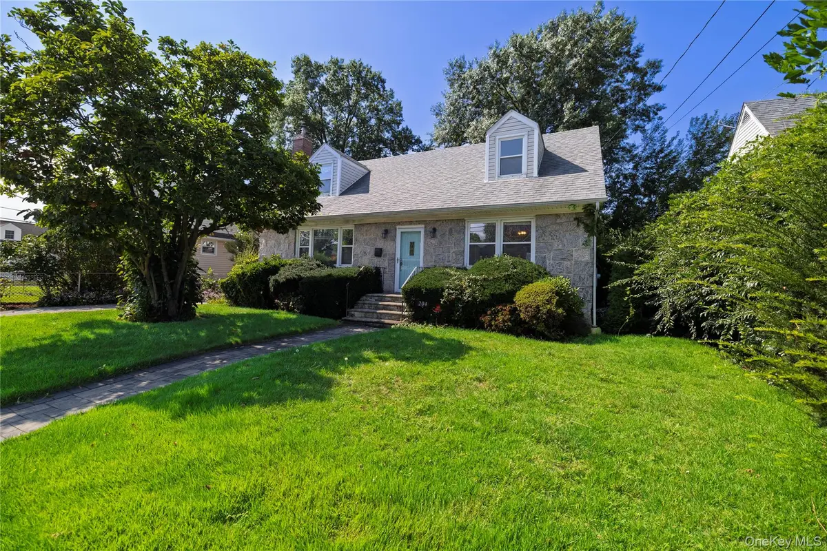 204 Pamlico Avenue, Uniondale, NY 11553 - #1