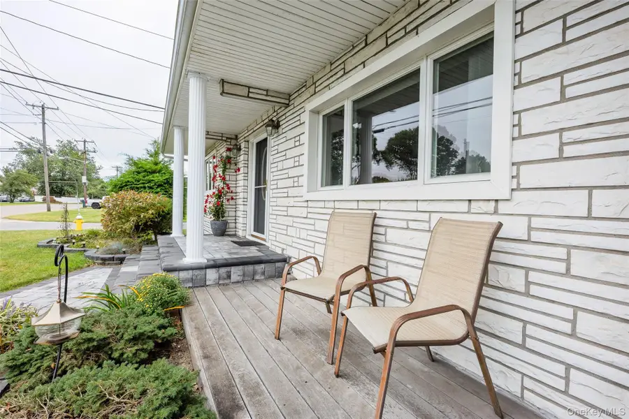 822 Coates Avenue, Holbrook, NY 11741 - #3
