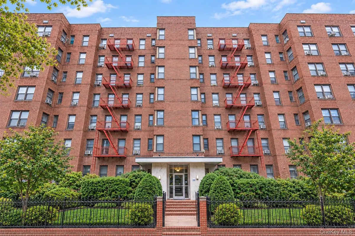 141-60 84th Road #3G, Briarwood, NY 11435 - #1