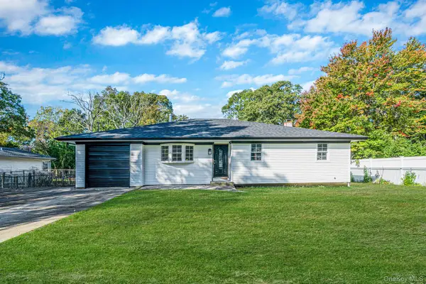 6 Dourland Road, Medford, NY 11763