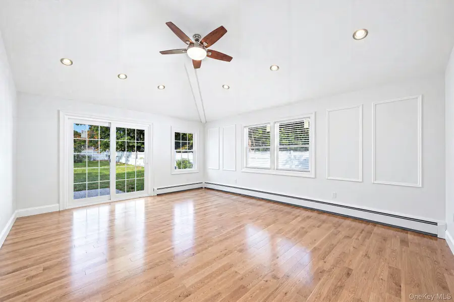 6 Dourland Road, Medford, NY 11763 - #2