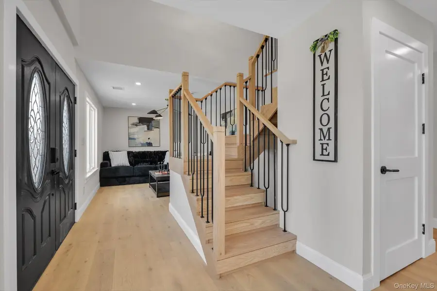 22 Miller Circle, Hicksville, NY 11801 - #2