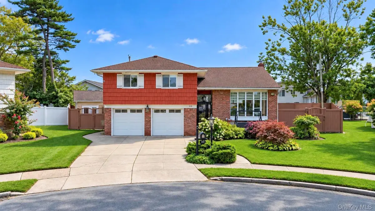 919 Park Court, Valley Stream, NY 11581 - #1