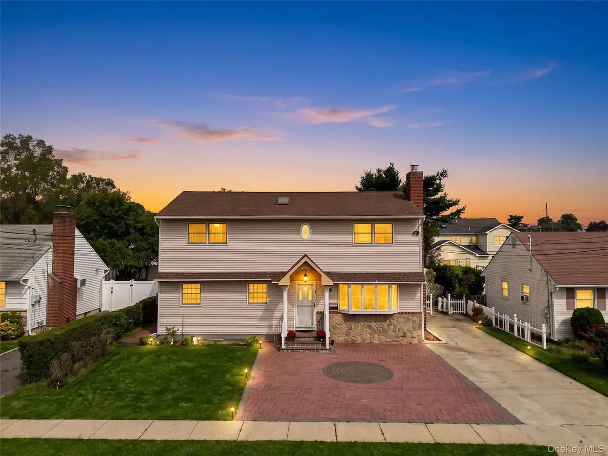 234 Nevada Street, Hicksville, NY 11801 - #1