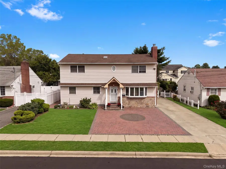 234 Nevada Street, Hicksville, NY 11801 - #2