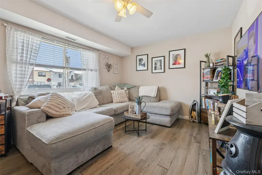 141 Pointe Circle N #141, Coram, NY 11727 - #3