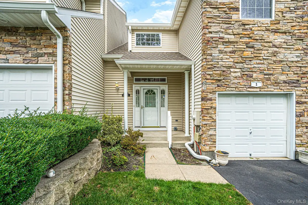 1 Mohannis Way #1, Kings Park, NY 11754 - #1