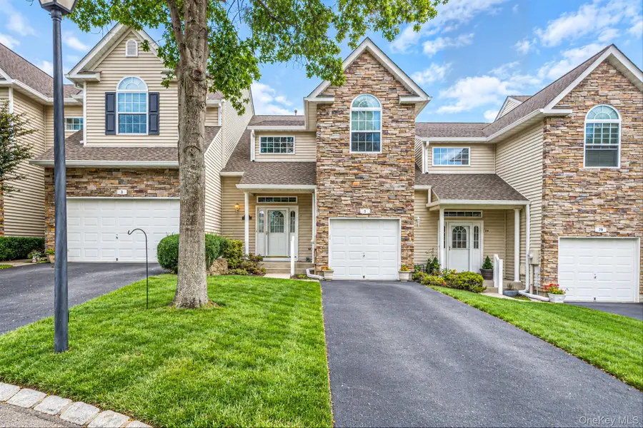 1 Mohannis Way #1, Kings Park, NY 11754 - #2