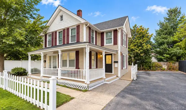21 Carleton Avenue, East Islip, NY 11730