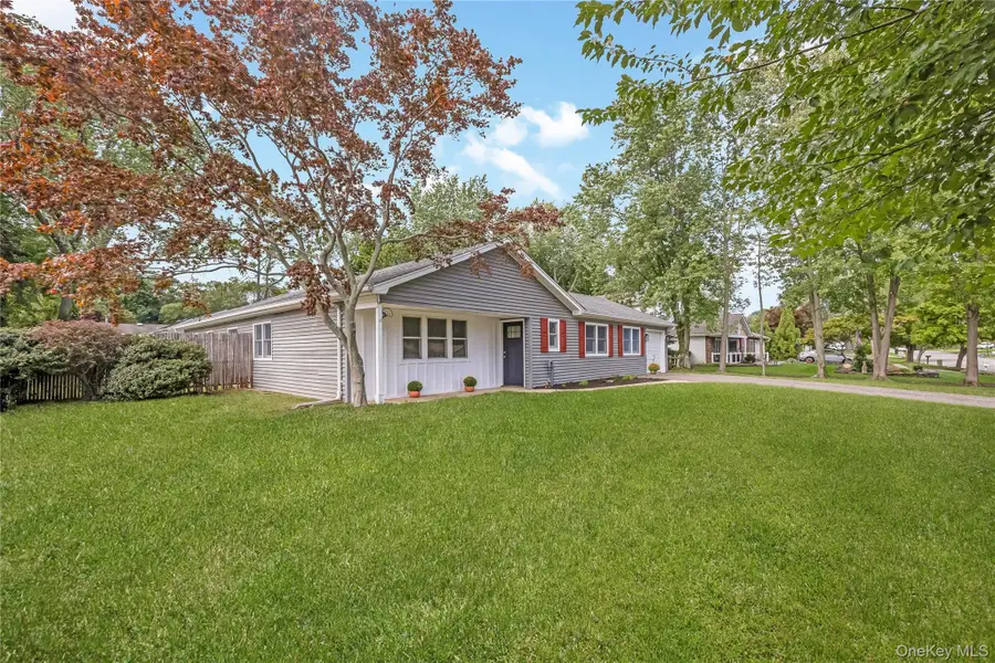 5 Lillian Street, Port Jefferson Station, NY 11776 - #2
