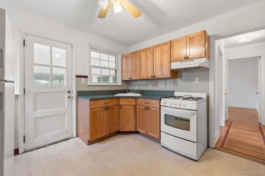12 Benjamin Avenue, Amityville, NY 11701 - #3