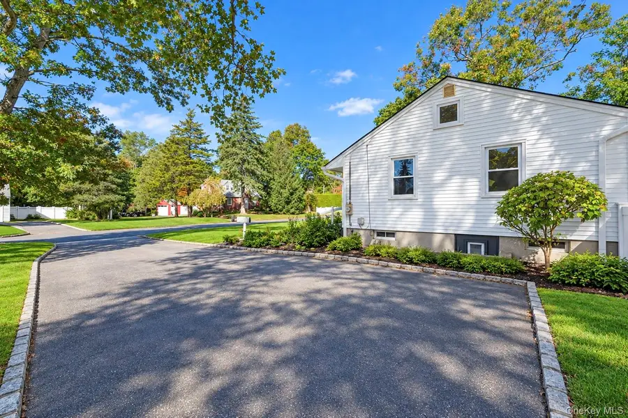 153 Juniper Avenue, Smithtown, NY 11787 - #3