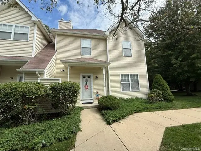 6 Daremy Circle, Medford, NY 11763 - #1