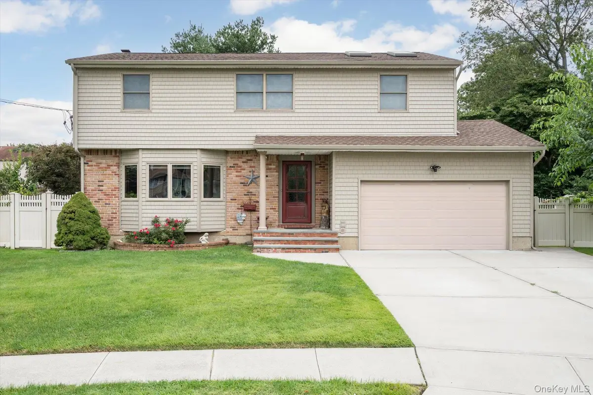 73 Anndom Court, North Babylon, NY 11703 - #1