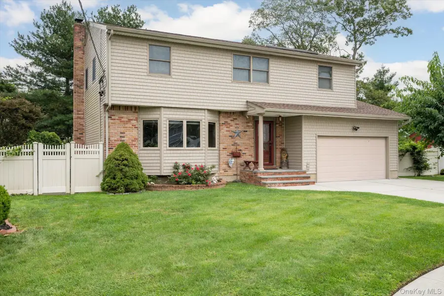 73 Anndom Court, North Babylon, NY 11703 - #2