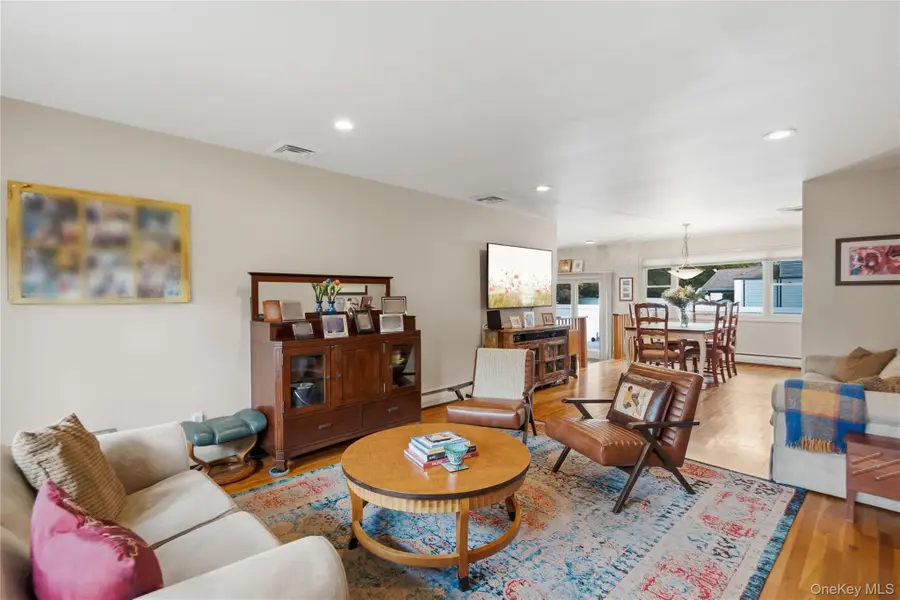 15 Elmwood Lane, Syosset, NY 11791 - #3