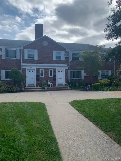 70-54 260th Street #GV115, Glen Oaks, NY 11004