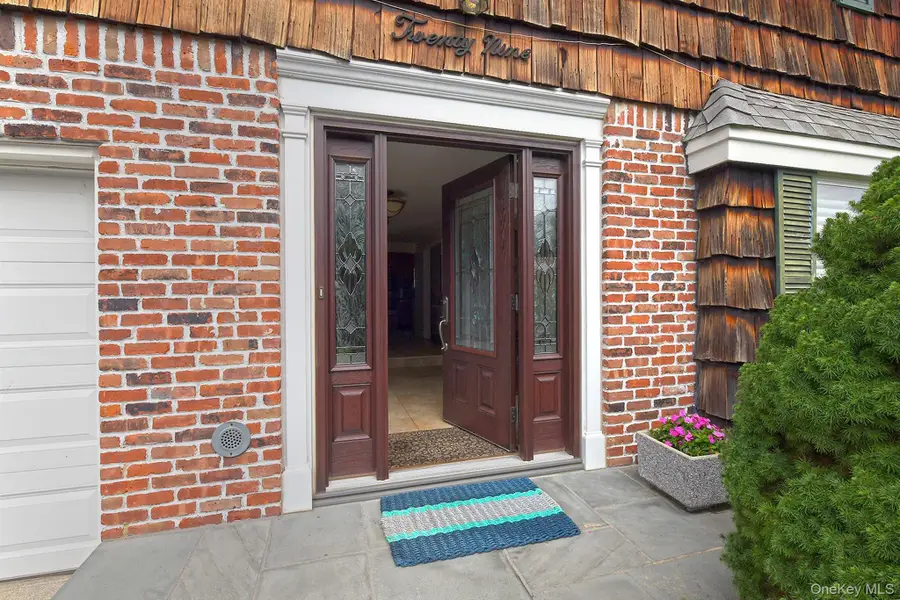 29 Abbot Road, Smithtown, NY 11787 - #3