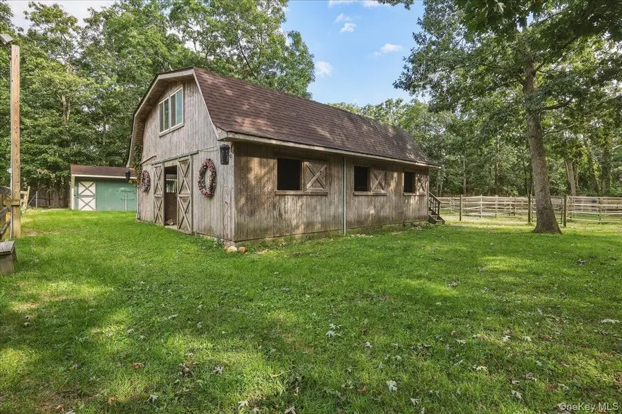 6 Clifford Lane, Medford, NY 11763 - #3