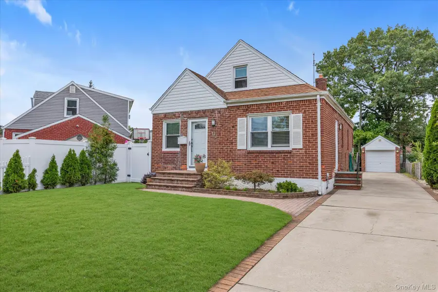 12 Kingston Street, Elmont, NY 11003 - #2