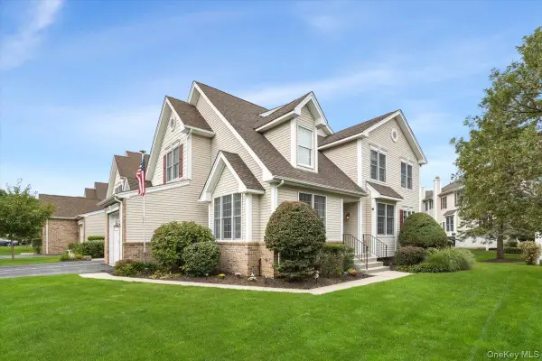 12 Sassinoro Boulevard, Cortlandt Manor, NY 10567
