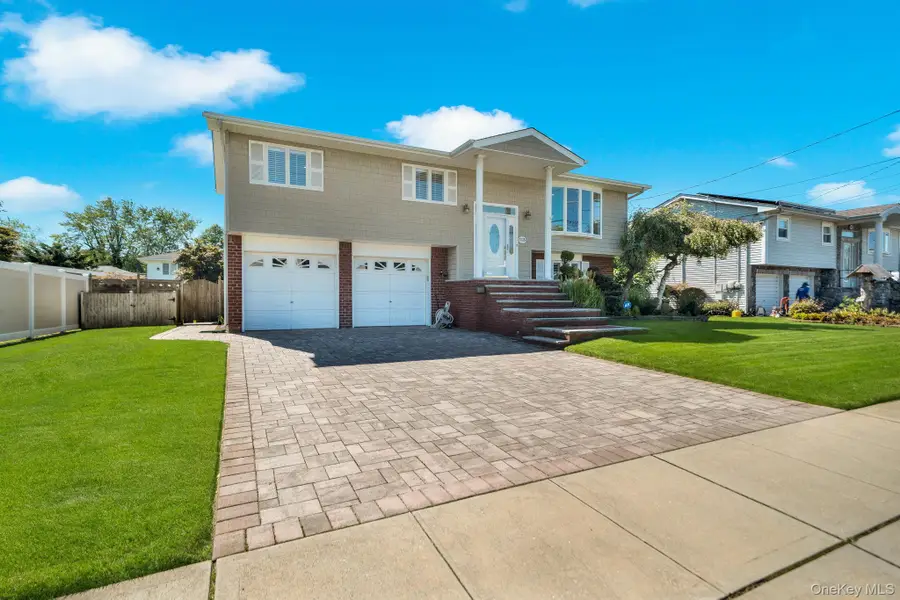 113 N Lewis Avenue, Lindenhurst, NY 11757 - #2